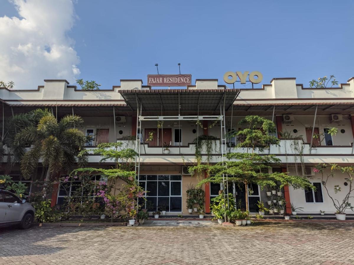 Oyo 1653 Fajar Residence Pekanbaru Dış mekan fotoğraf