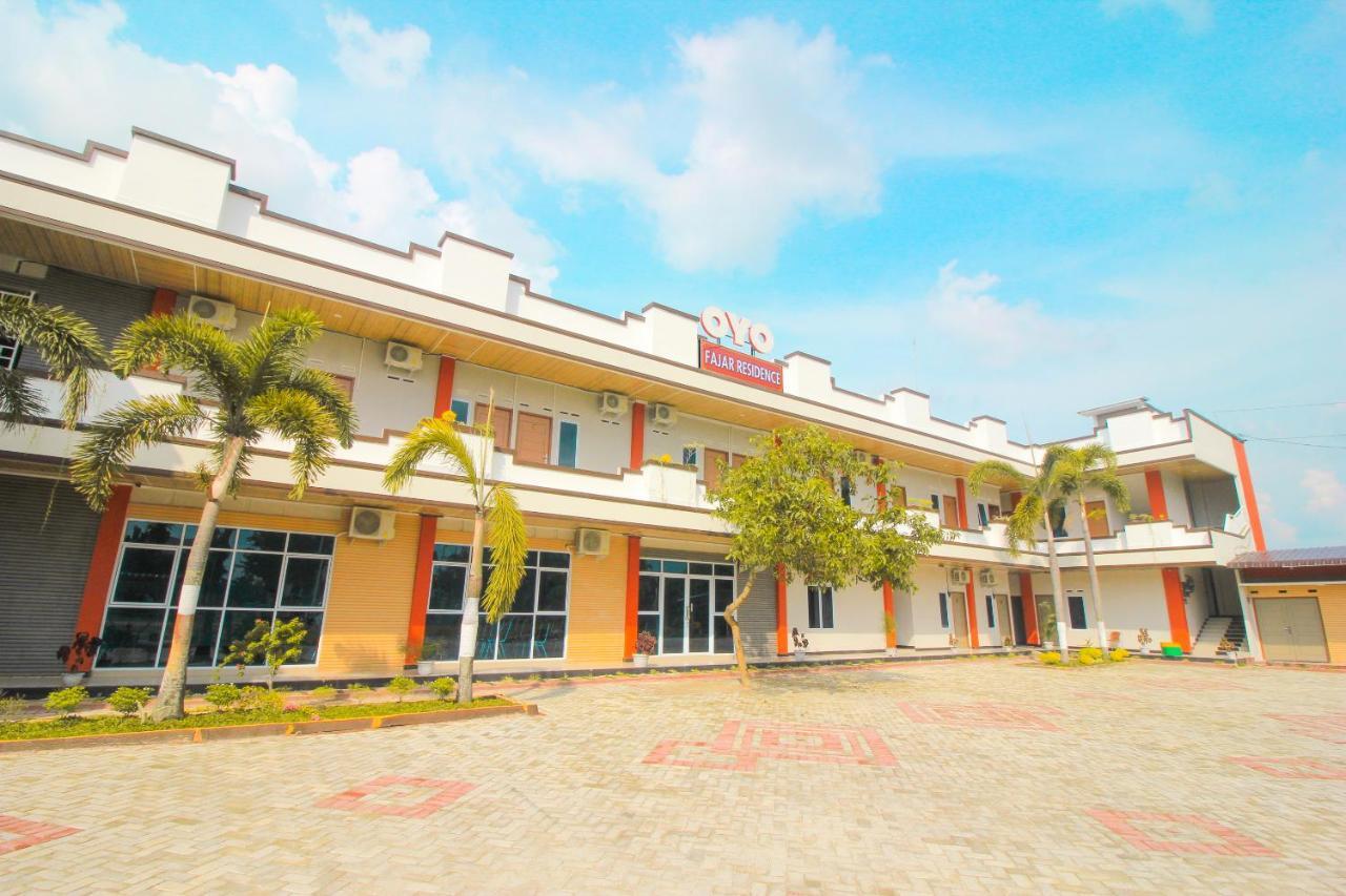 Oyo 1653 Fajar Residence Pekanbaru Dış mekan fotoğraf