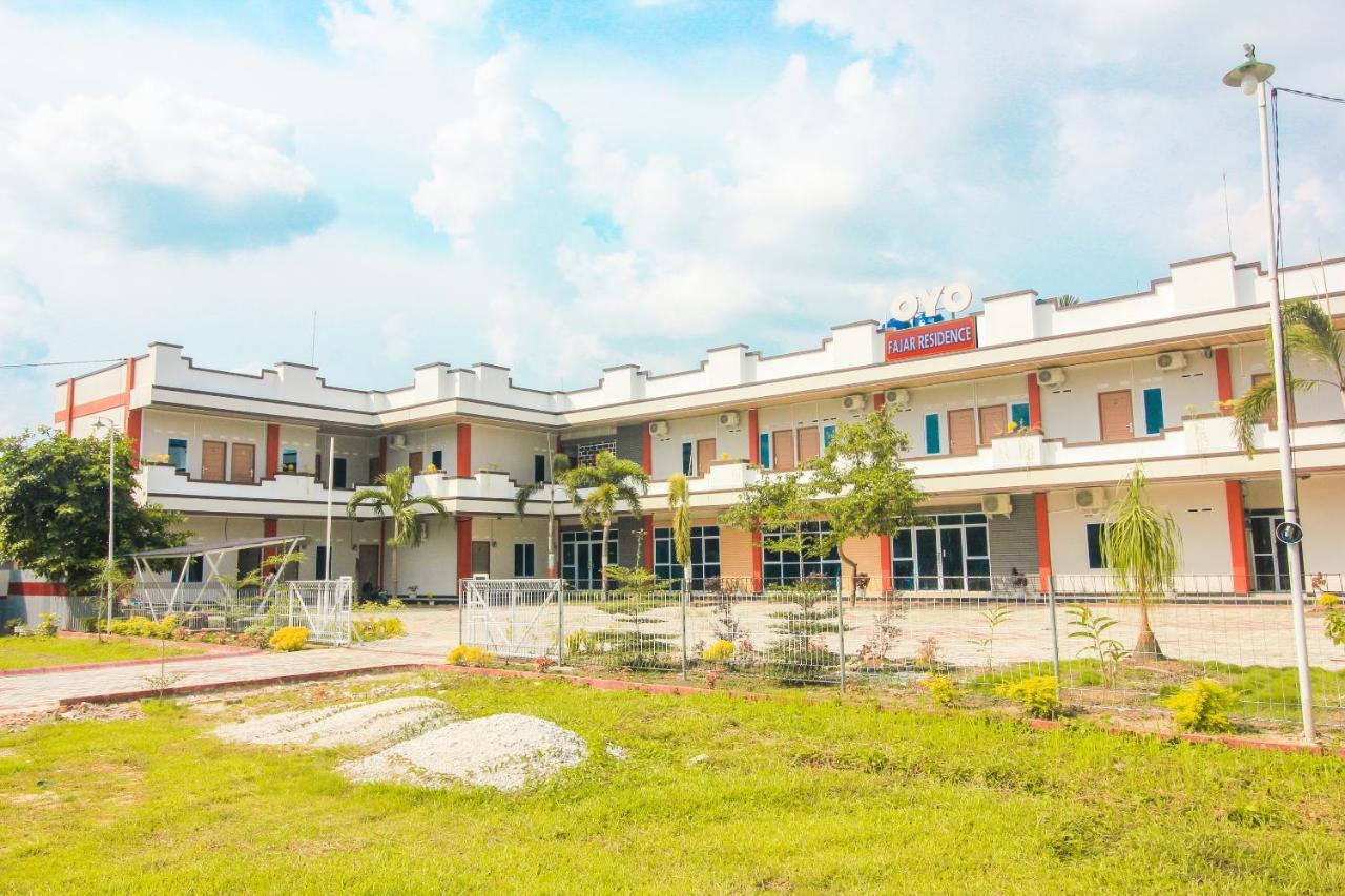 Oyo 1653 Fajar Residence Pekanbaru Dış mekan fotoğraf